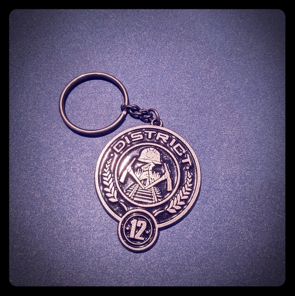💍Hunger Games district 12 keychain - Picture 1 of 4